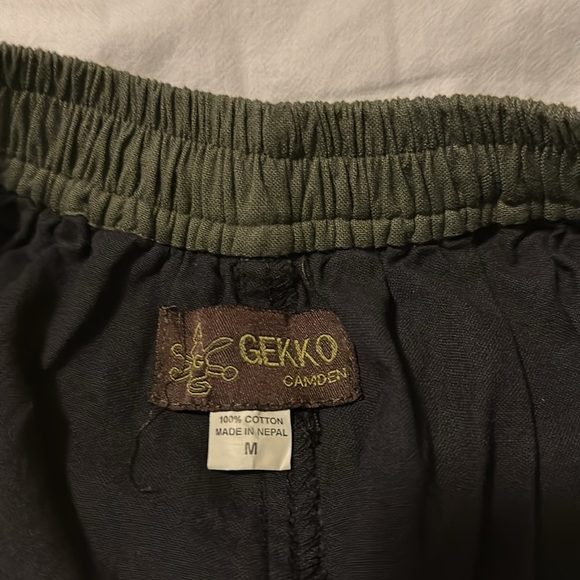 Slouchy harem pants. Made by Gekko London. Ethically made artisanship . - Picture 4 of 6